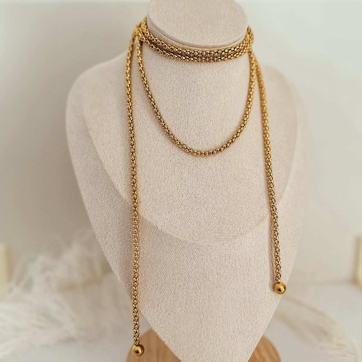 Collar Lariat
