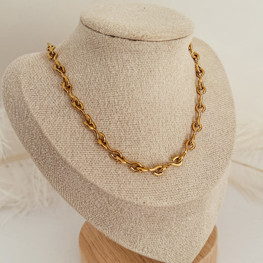 Collar Naz